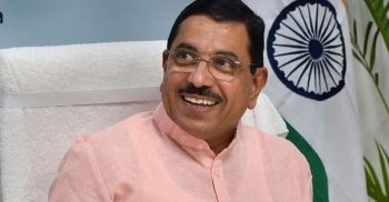 ভারতের নতুন শিক্ষামন্ত্রী কে এই প্রহ্লাদ জোশী?