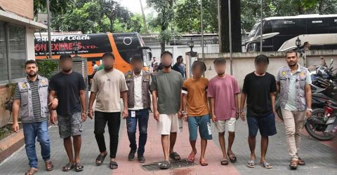 অনলাইন জুয়ার টাকায় তাদের ‘বিলাসী জীবন’