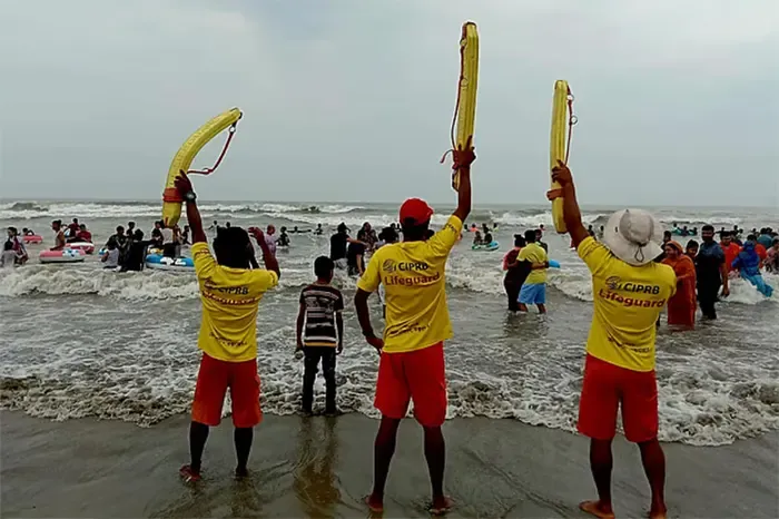 কক্সবাজারে সৈকতে নিখোঁজ ৪ পর্যটকের মৃত্যু