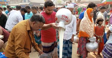 দুধের উৎপাদন খরচ ৪৪ টাকা ৮০ পয়সা, বাজারে বিক্রি ১১০ টাকায়