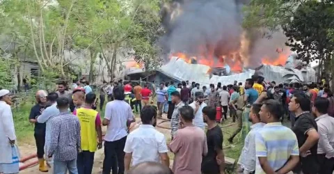 গাজীপুরে সুপ্রিম গার্মেন্টসের গুদামে আগুন, নিয়ন্ত্রণে ৯ ইউনিট