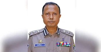 ভাড়া দেওয়া বাড়িতে ডিবির অভিযানের পর সেই অতিরিক্ত ডিআইজি ক্লোজড