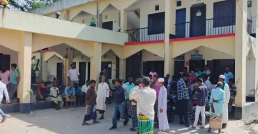 সারের দাবিতে লালমনিরহাটে কৃষকদের মহাসড়ক অবরোধ